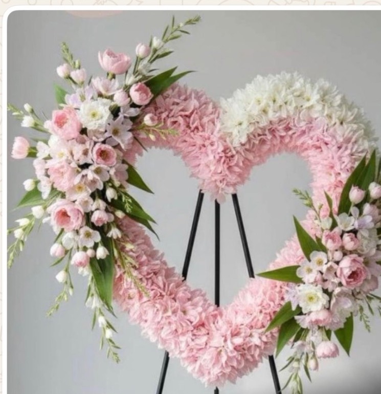 Devotion Heart Wreath — Blush
